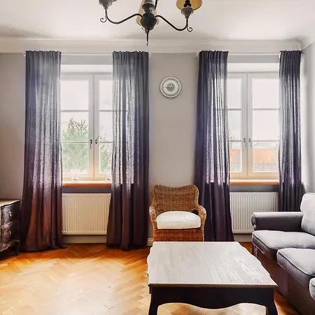 Designer Flat In The Heart Of Old Town