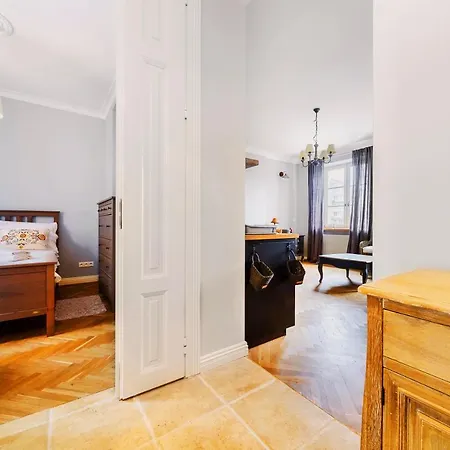 Designer Flat In The Heart Of Old Town *